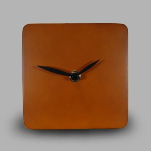 CORTEN CLOCK Orologio d'appoggio in legno verniciato