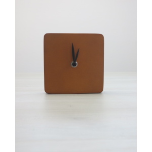 CORTEN CLOCK Orologio d'appoggio in legno verniciato