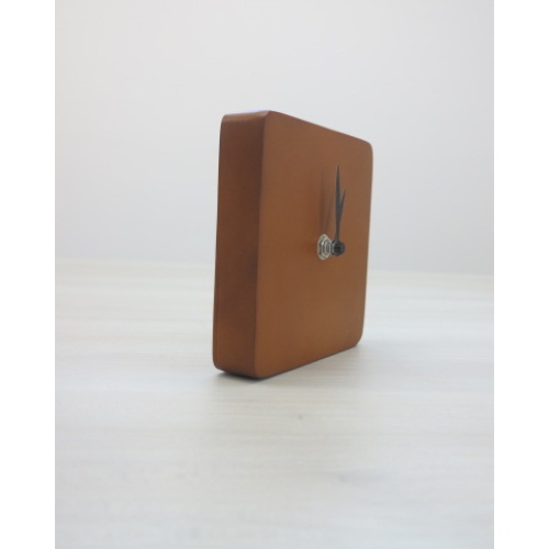 CORTEN CLOOCK Orologio d'appoggio in legno verniciato