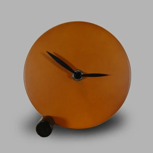 SLEEK CLOCK CORTEN Orologio rotondo d'appoggio in legno