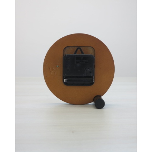 CORTEN CLOOCK Orologio rotondo d'appoggio in legno